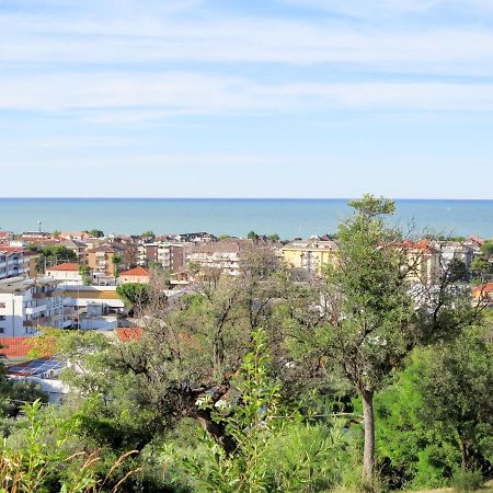 Apartment Mare Blu-1 By Interhome Francavilla Al Mare Bagian luar foto