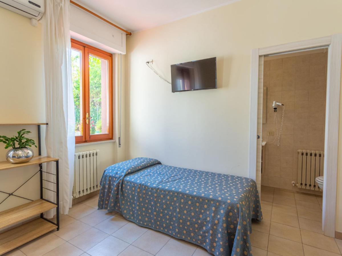 Apartment Mare Blu-1 By Interhome Francavilla Al Mare Bagian luar foto