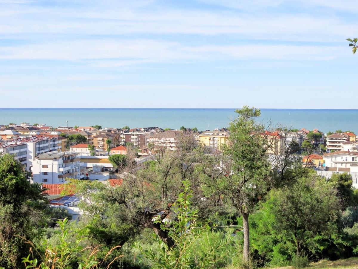 Apartment Mare Blu-1 By Interhome Francavilla Al Mare Bagian luar foto